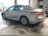 Toyota Camry Le 4T1B11HK1JU132501 photo