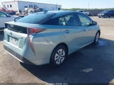 Toyota Prius Three JTDKARFU3H3540733 снимка