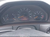 Mercedes-Benz E 320 WDBJF65J3YB095546 fotografie