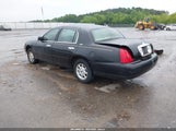 Lincoln Town Car Signature 1LNHM82W2YY873846 fotografie