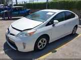Toyota Prius Three JTDKN3DU3E0381049 снимка