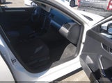 Volkswagen Passat 1.8T S 1VWAT7A36HC043147 fotografie