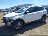 Toyota Rav4 Le JTMBFREV1JJ242811 снимка
