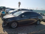 Toyota Prius Two JTDKBRFU7J3602329 снимка