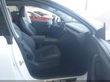 Tesla Model Y Premium Rear-Wheel Drive/Rear-Wheel Drive 7SAYGDED3TF403285 fotografie