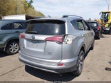 Toyota Rav4 Xle JTMRFREV1JJ208091 снимка