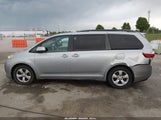 Toyota Sienna Le 8 Passenger 5TDKZ3DC8HS846339 снимка