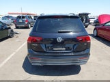 Volkswagen Tiguan 2.0T S 3VV1B7AX4JM079692 fotografie