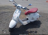Vespa 946 ZAPM808G9D5000341 снимка