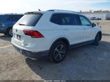 Volkswagen Tiguan 2.0T Se/2.0T Sel/2.0T Sel R-Line/2.0T Sel R-Line Black 3VV3B7AX6KM060507 photo