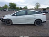 Toyota Prius Four JTDKARFU6G3019522 снимка