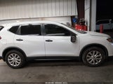 Nissan Rogue S KNMAT2MT6HP601377 fotografie