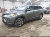 Toyota Highlander Se/Xle 5TDJZRFH8JS891021 снимка