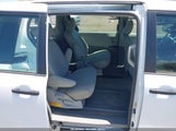 Toyota Sienna Base V6 5TDZK3DCXBS037032 снимка