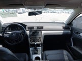 Volkswagen Passat 2.0T Wolfsburg Edition 1VWLA7A34KC002991 fotografie