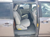 Toyota Sienna Le V6 7 Passenger Auto Access Seat/Le V6 8 Passenger 5TDKK3DC9DS296518 fotografie
