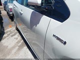 Toyota Prius Le JTDKARFU7L3122460 снимка