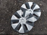 Tesla Model Y Awd/Long Range Dual Motor All-Wheel Drive 7SAYGDEE9PF790892 fotografie