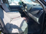 Toyota Tundra Grade 5.7L V8 5TFUY5F1XCX263633 fotografie