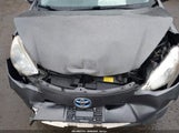Toyota Prius C Two JTDKDTB36E1572617 снимка