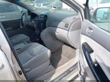 Toyota Sienna Le 5TDBA23CX5S040484 снимка