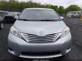 Toyota Sienna Le 8 Passenger 5TDKZ3DC1HS823792 снимка
