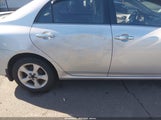 Toyota Corolla Le 2T1BU4EE4DC942427 fotografie