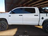 Toyota Tundra  5.7L V8 5TFAY5F11KX780255 photo