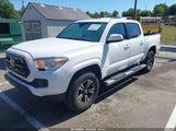 Toyota Tacoma Sr 5TFAX5GN9JX122475 fotografie