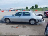 Lincoln Town Car Executive 1LNHM81W01Y672910 fotografie