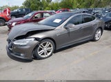 Tesla Model S 5YJSA1H20FF096434 fotografie