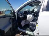 Toyota Rav4 Xle JTMWFREV2JJ728710 photo