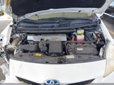 Toyota Prius Two JTDKN3DU3F1892692 снимка