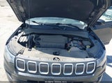 Jeep Compass Latitude Lux 4X4 3C4NJDFB7NT135523 снимка