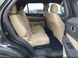 Ford Explorer 1FM5K8B8XGGA83239 fotografie