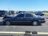 Lincoln Town Car Signature Limited 2LNBL8CV7BX754857 fotografie