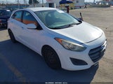 Hyundai Elantra Gt KMHD35LH9GU305602 photo