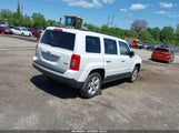 Jeep Patriot Latitude 1C4NJRFB1CD656074 снимка
