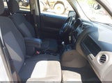 Jeep Patriot Latitude 1C4NJRFB1CD656074 снимка