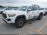 Toyota Tacoma Trd Off Road 5TFCZ5AN1JX138049 fotografie