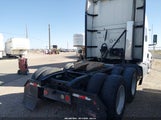 International Lt 3HSDZAPR6LN540151 снимка