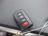 Toyota Rav4 Hybrid Xle JTMRJREVXJD248652 снимка