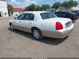 Lincoln Town Car Signature 1LNHM82W23Y617019 fotografie