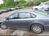 Volkswagen Passat 1.8T S 1VWAT7A3XEC063655 снимка