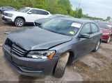 Volkswagen Passat 1.8T S 1VWAT7A3XEC063655 снимка
