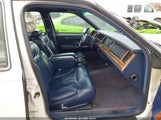 Lincoln Town Car Signature/Tournament 1LNLM82W5RY676231 снимка