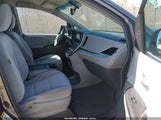 Toyota Sienna Le 8 Passenger 5TDKZ3DC0HS827848 снимка