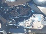 Harley-Davidson Flhtcutg Tri Glide Ultra 1HD1MAD10JB858896 снимка