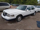 Lincoln Town Car Signature/Spinnaker 1LNLM82W5SY713493 photo