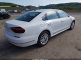 Volkswagen Passat 1.8T Se 1VWBT7A39HC040750 photo